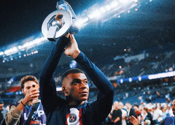 Kylian Mbappe đã cùng PSG thống trị giải Ligue 1